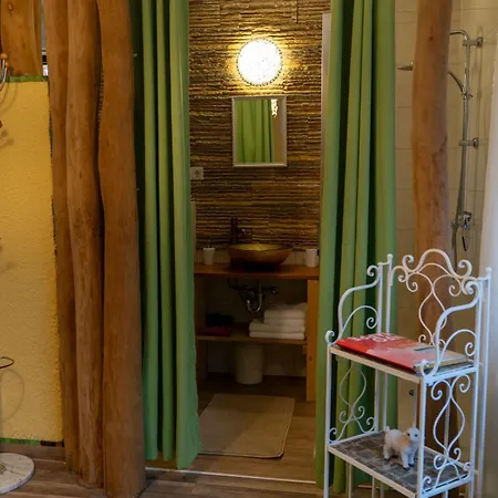 Pfiffige Luisa In Ruhiger Waldrandlage Mit Balkon Und Wintergarten Apartmán *