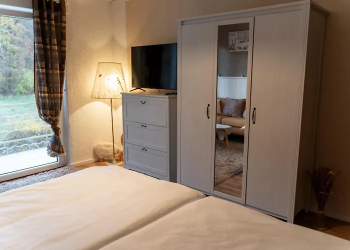 Pfiffige Luisa In Ruhiger Waldrandlage Mit Balkon Und Wintergarten Apartament Marburg