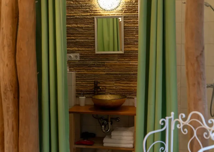 Pfiffige Luisa In Ruhiger Waldrandlage Mit Balkon Und Wintergarten Marburg